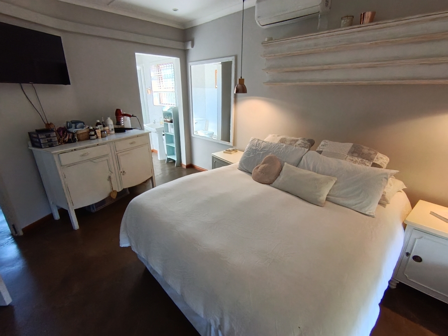 3 Bedroom Property for Sale in Wavecrest Eastern Cape